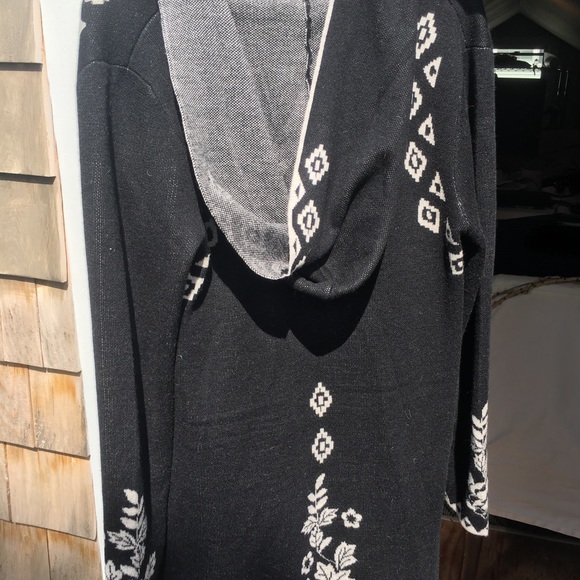 Cardigan - Picture 2 of 6